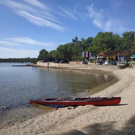 House Punta Blue & Orange 5m From The Sea, Island Cres Апартаменты