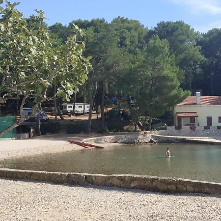 Апартаменты House Punta Blue & Orange 5m From The Sea, Island Cres *