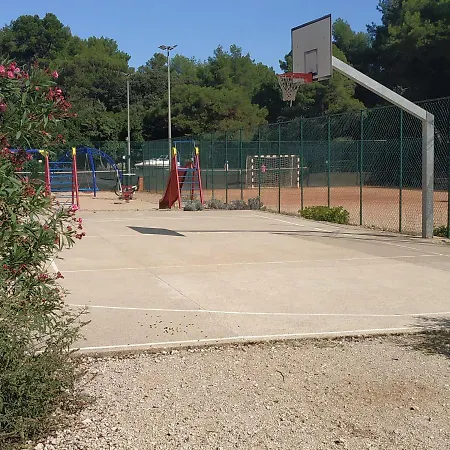 Apartment House Punta Blue & Orange 5m From The Sea, Island Cres *