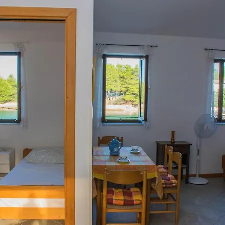 House Punta Blue & Orange 5m From The Sea, Island Cres *