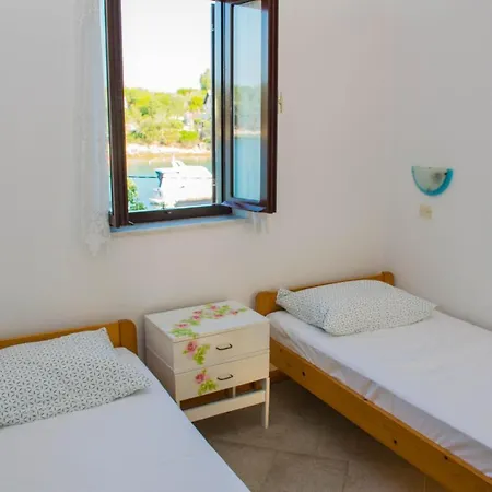 House Punta Blue & Orange 5m From The Sea, Island Cres *