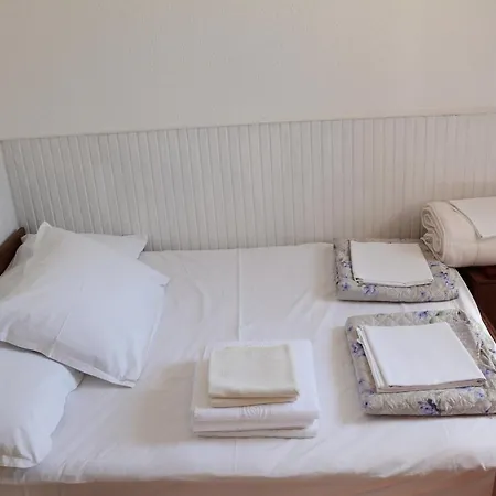 Апартаменты House Punta Blue & Orange 5m From The Sea, Island Cres Пунта-Крижа