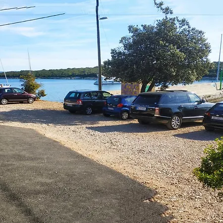 Apartment House Punta Blue & Orange 5m From The Sea, Island Cres *