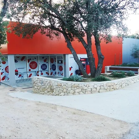 Апартаменты House Punta Blue & Orange 5m From The Sea, Island Cres Пунта-Крижа