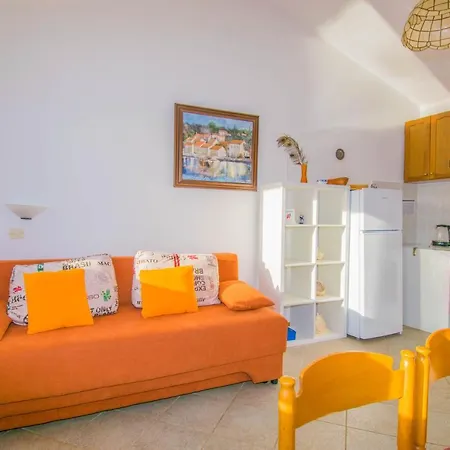 House Punta Blue & Orange 5m From The Sea, Island Cres Апартаменты