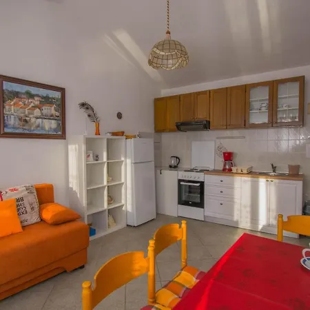 House Punta Blue & Orange 5m From The Sea, Island Cres * Punta Križa