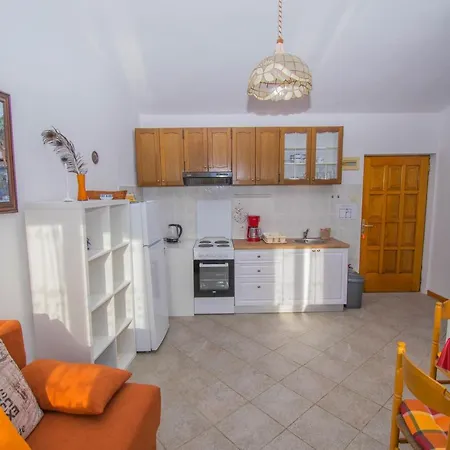 Апартаменты House Punta Blue & Orange 5m From The Sea, Island Cres