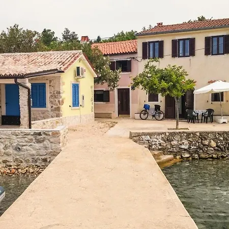 Apartment House Punta Blue & Orange 5m From The Sea, Island Cres *