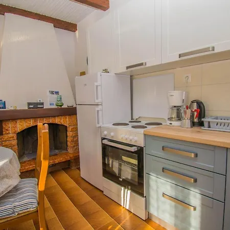House Punta Blue & Orange 5m From The Sea, Island Cres * Пунта-Крижа