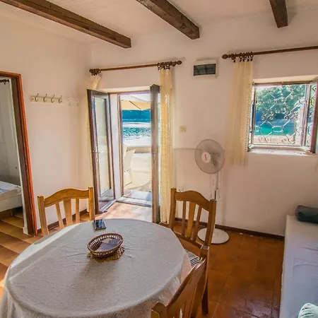 House Punta Blue & Orange 5m From The Sea, Island Cres * Punta Kriza