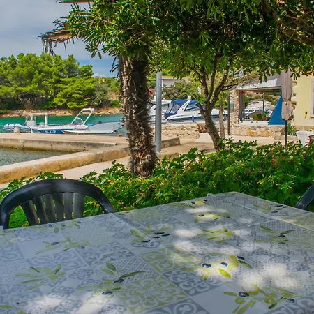 House Punta Blue & Orange 5m From The Sea, Island Cres Апартаменты