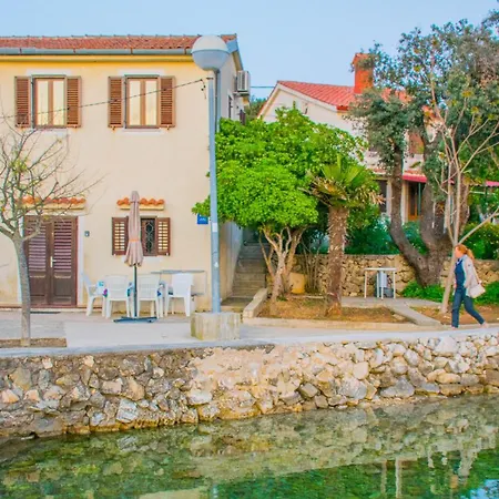 House Punta Blue & Orange 5m From The Sea, Island Cres Апартаменты *