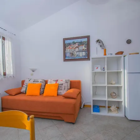 Апартаменты House Punta Blue & Orange 5m From The Sea, Island Cres *
