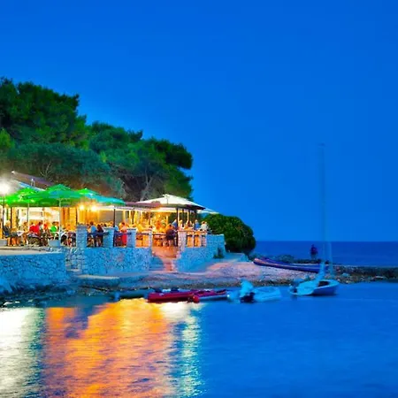 Апартаменты House Punta Blue & Orange 5m From The Sea, Island Cres *